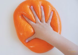 Slime Casero de Calabaza mes de octubre super fácil actividades divertidas SLIME