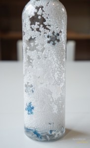 Weather theme sensory bottles to learn about the weather with Montessori at home.